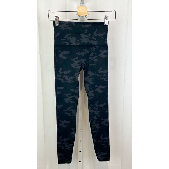 SPANX  Size S Look At Me Now Leggings Stretch Pull On Camo Camouflage Gray - Picture 2 of 8